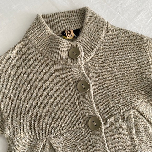 Cozy comfy neutral sweater - Picture 2 of 11